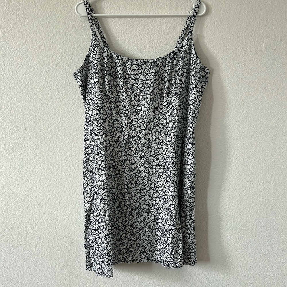 Old Navy Navy and White Floral Mini Dress